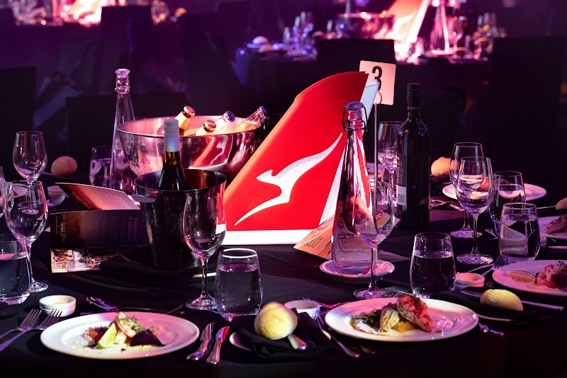 qantas award travel